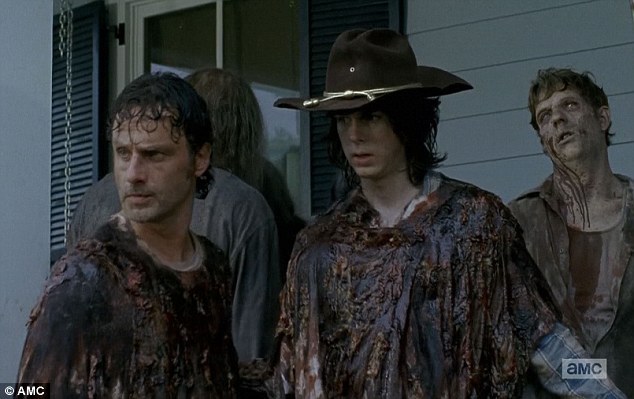 Rick och Carl i sina köttdräkter.